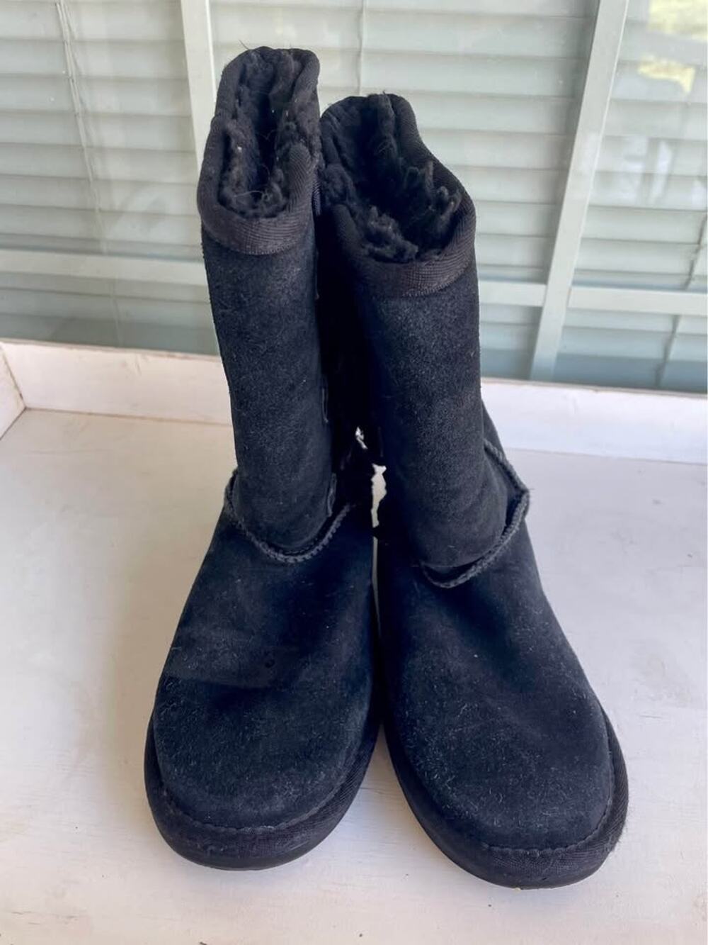 Kids UGG boots black size 1 shoes